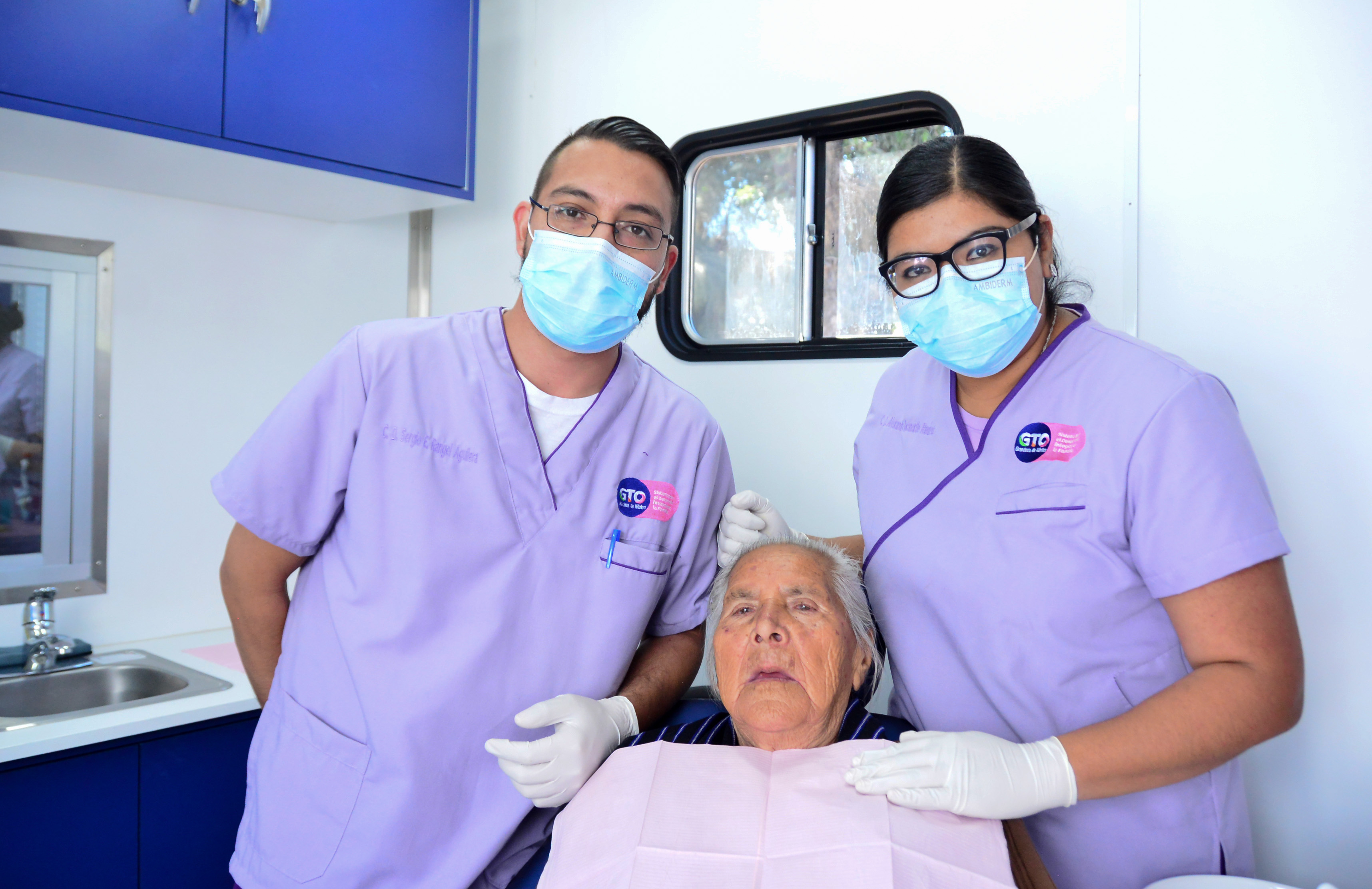 A través del programa “Grandes Sonrisas” se han entregado más de 600 prótesis dentales.